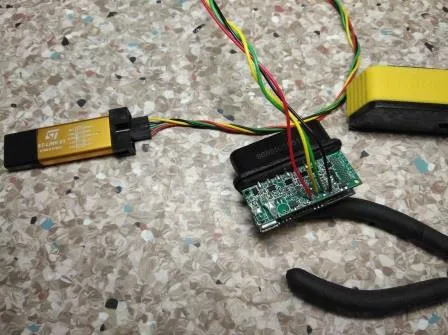 EasyDiag 2.0 подключен к ST-Link V2